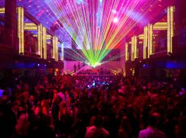 VIP Clubbing means a night rave only in exclusive night clubs
